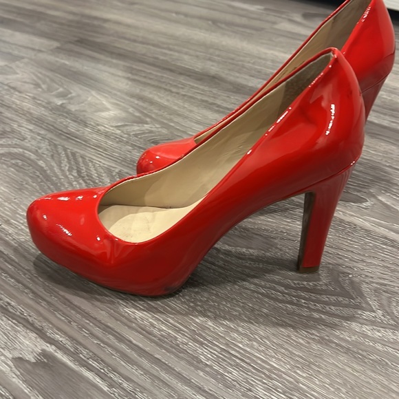 Franco Sarto red pumps - Picture 2 of 3